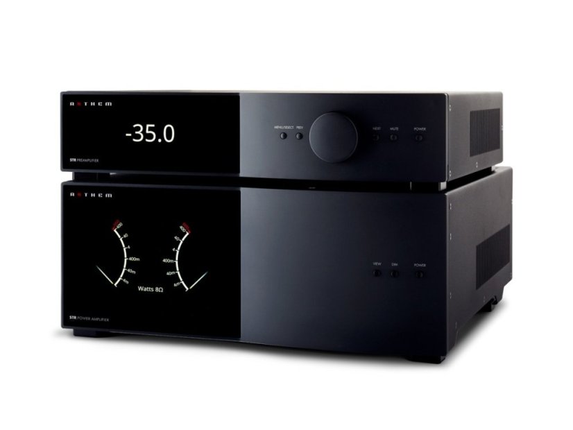 str-stack-front-3qtr-black_36959492105_oNEW_upravenýYYY-1
