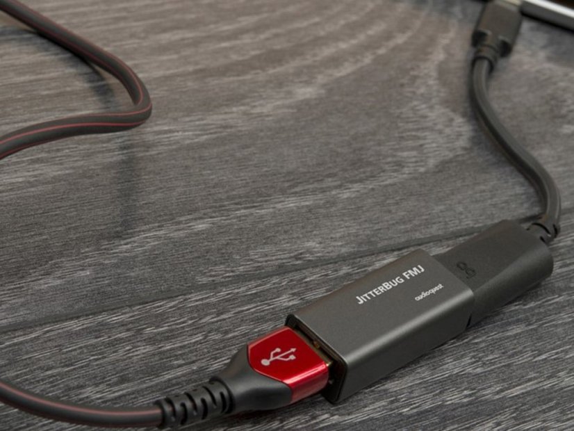 audioquest-jitterbug-fmj-usb-2-0-filtr-jitter-sumu (7)